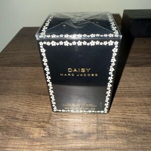 Marc Jacobs Daisy Perfume
